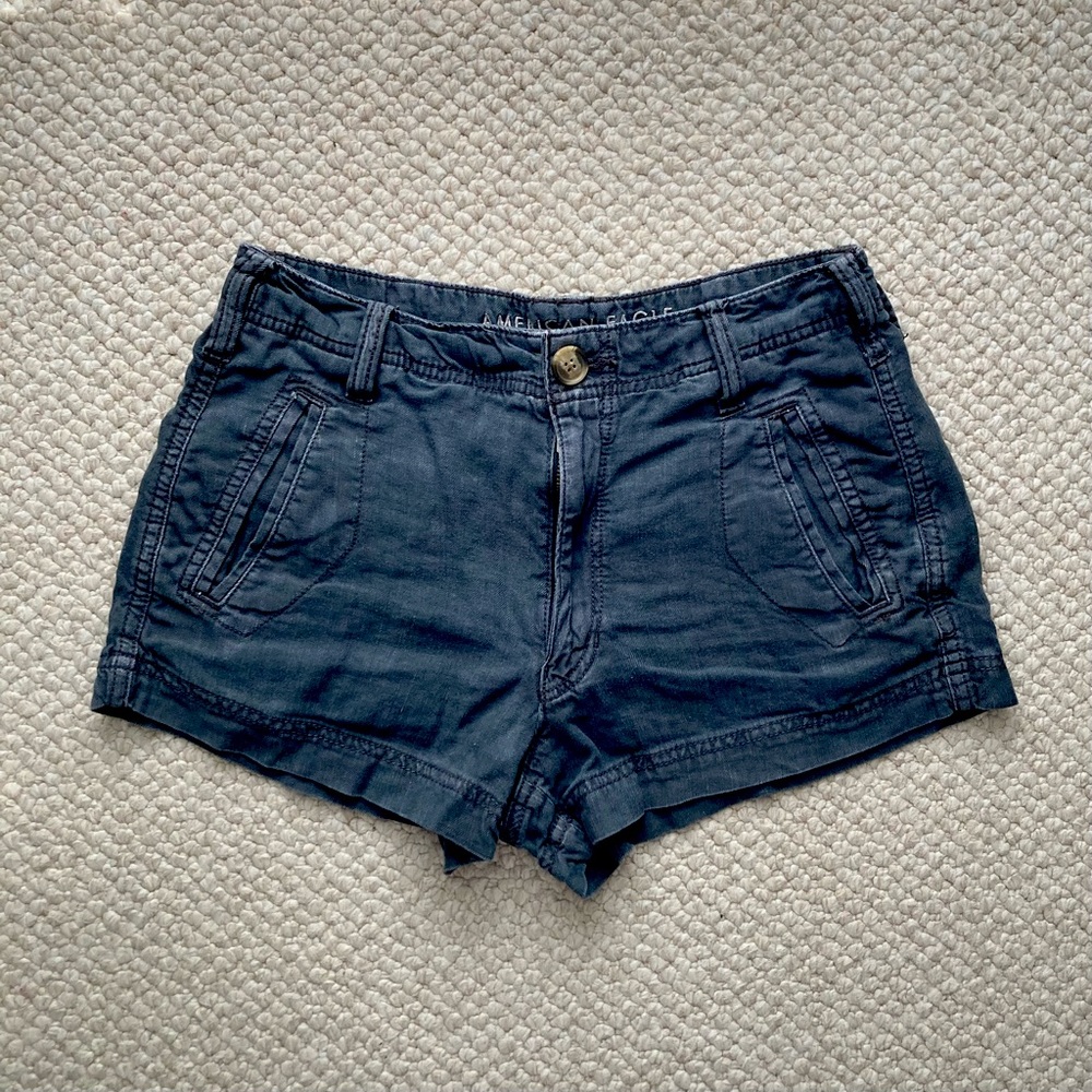 American Eagle Black Cargo-Style Shorts (Size 2)